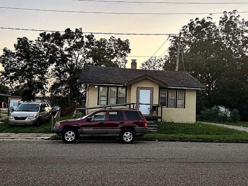 6 Illinois Street, Danville, IL 61832 Main Photo