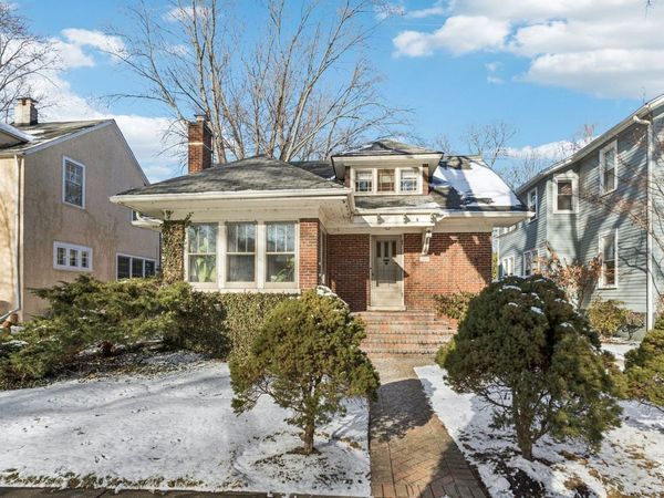 1201 Noyes Street, Evanston, IL 60201