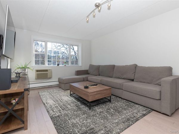 4 Consulate Drive, Unit 3D, Tuckahoe, NY 10707