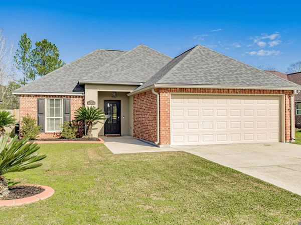 11553 Mary Lee Dr, Denham Springs, LA 70726