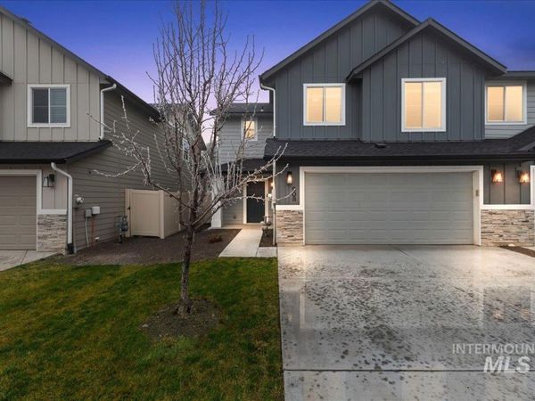 908 W Woodpine St, Meridian, ID 83646