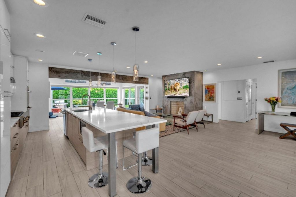 2212 NE 32nd Avenue, Fort Lauderdale, FL 33305 Photo