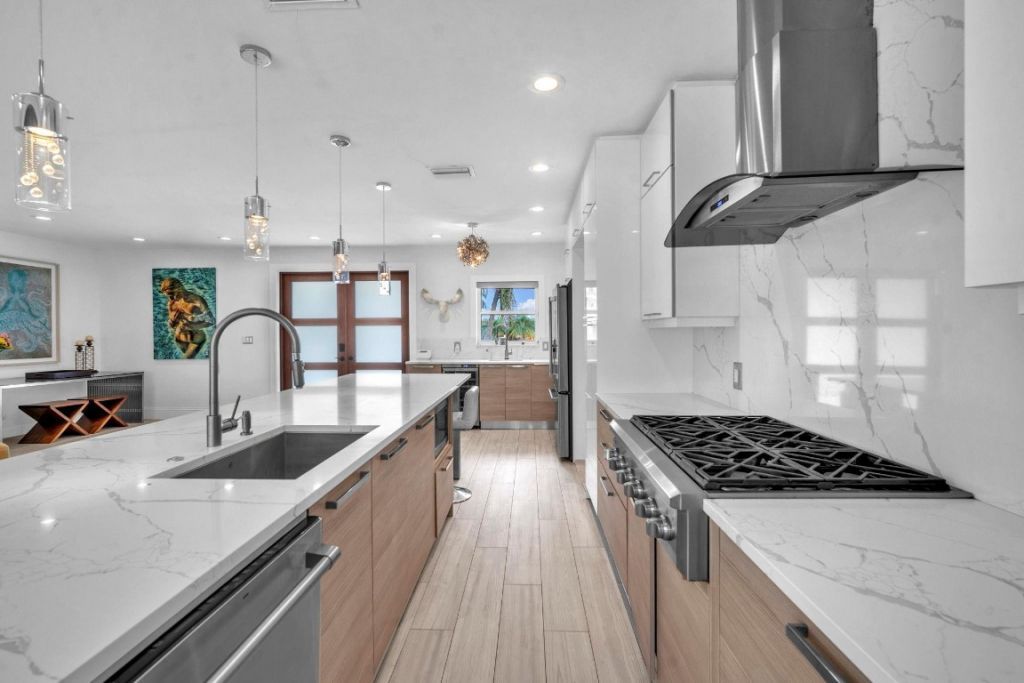 2212 NE 32nd Avenue, Fort Lauderdale, FL 33305 Photo