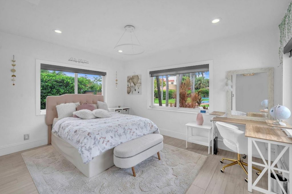 2212 NE 32nd Avenue, Fort Lauderdale, FL 33305 Photo