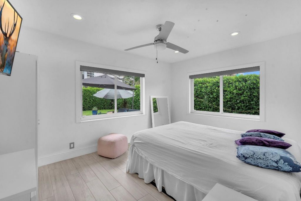 2212 NE 32nd Avenue, Fort Lauderdale, FL 33305 Photo