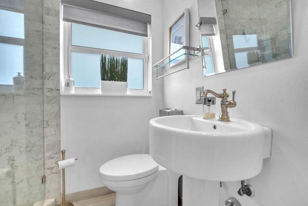 2212 NE 32nd Avenue, Fort Lauderdale, FL 33305 Photo