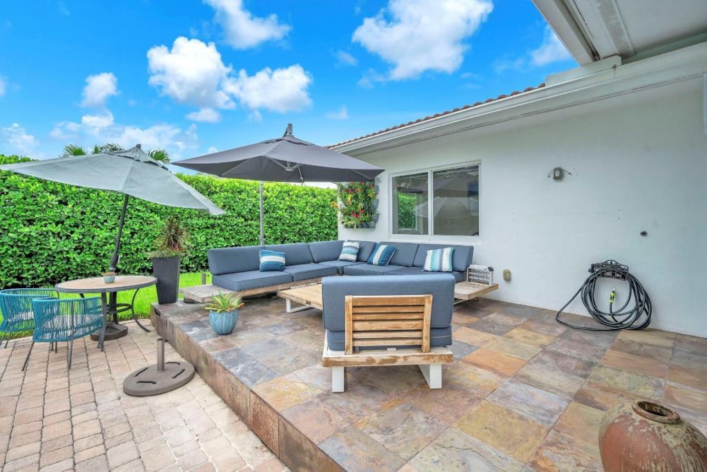 2212 NE 32nd Avenue, Fort Lauderdale, FL 33305 Photo