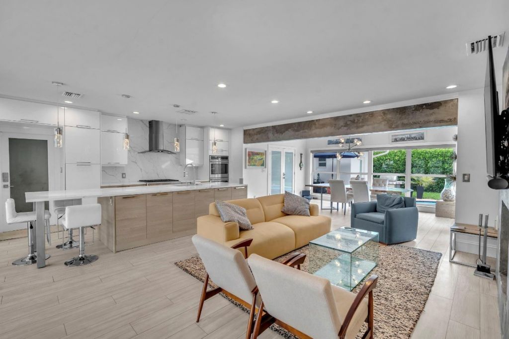 2212 NE 32nd Avenue, Fort Lauderdale, FL 33305 Photo