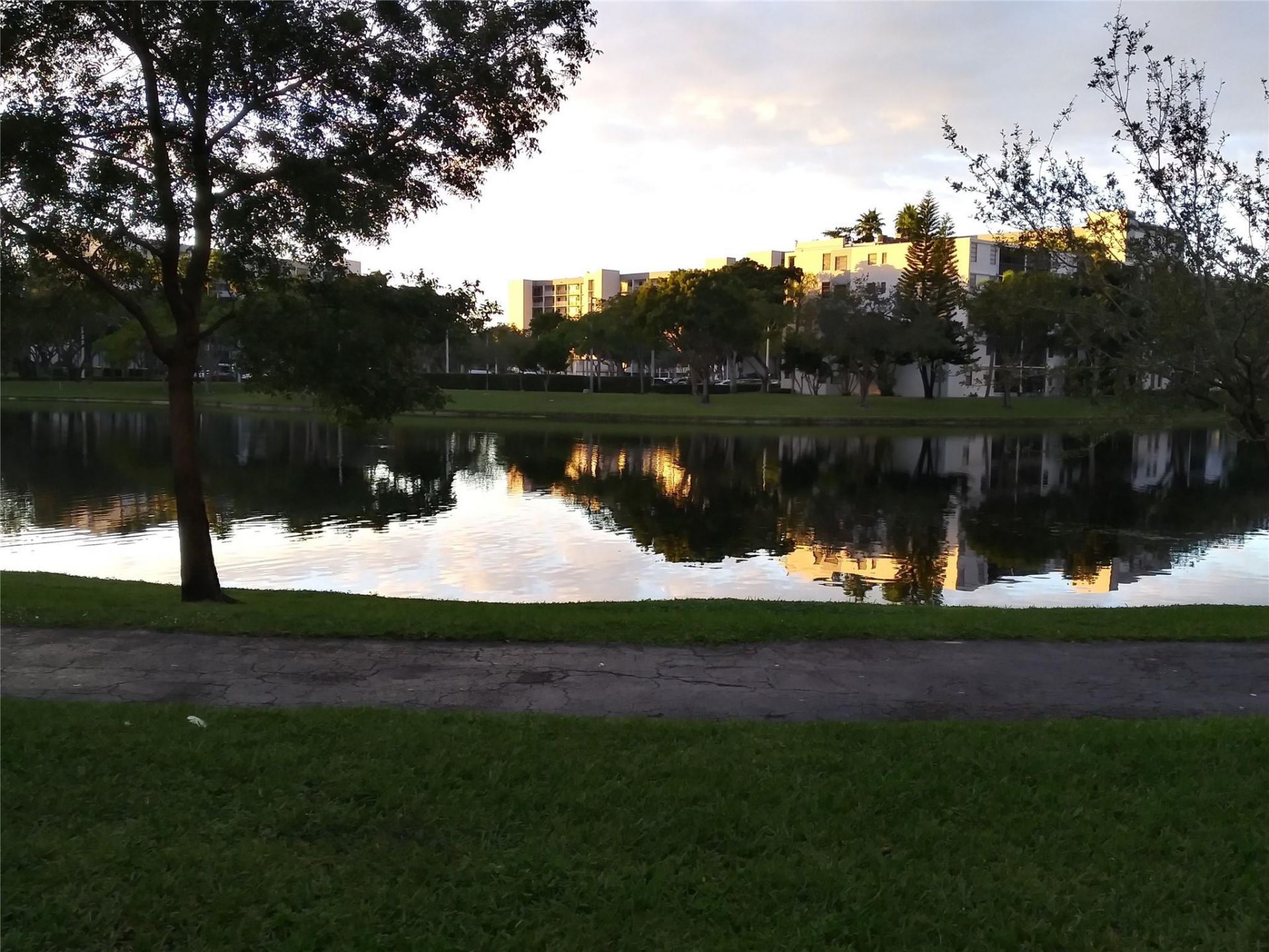 2112 S Cypress Bend Drive, Unit 207, Pompano Beach, FL 33069 Photo