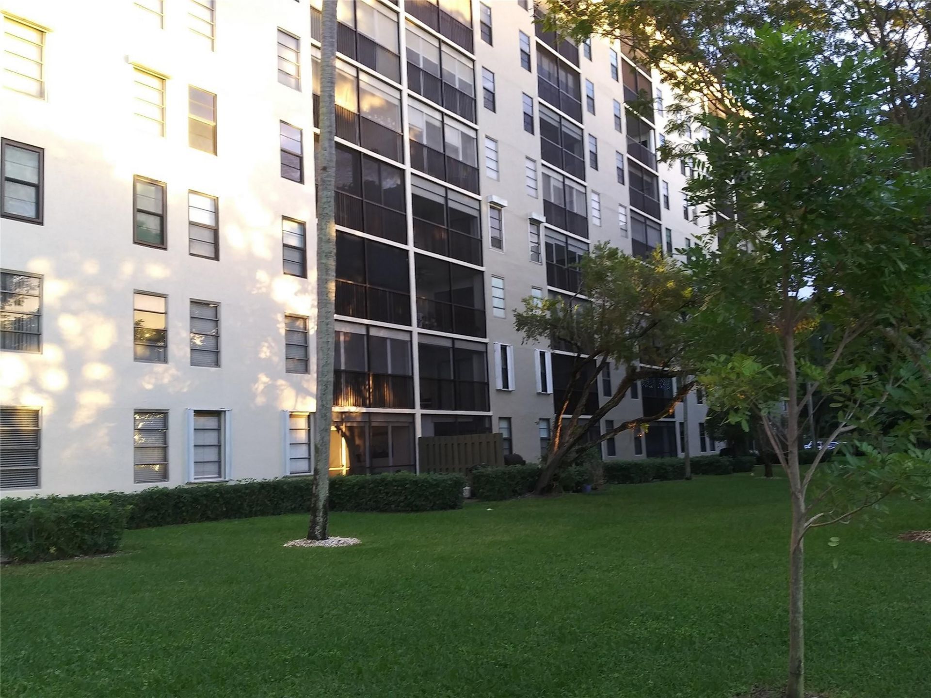 2112 S Cypress Bend Drive, Unit 207, Pompano Beach, FL 33069 Photo