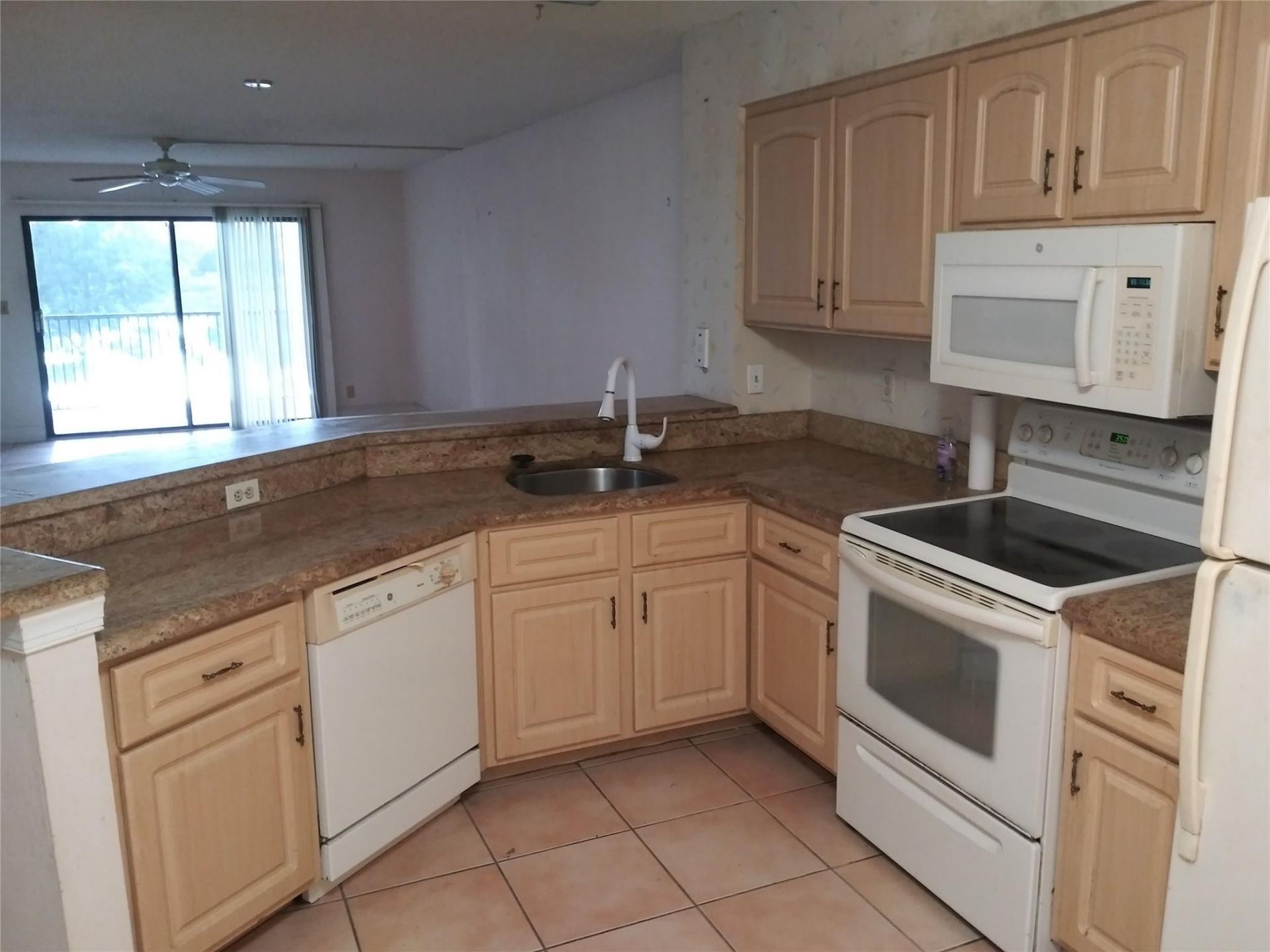 2112 S Cypress Bend Drive, Unit 207, Pompano Beach, FL 33069 Photo