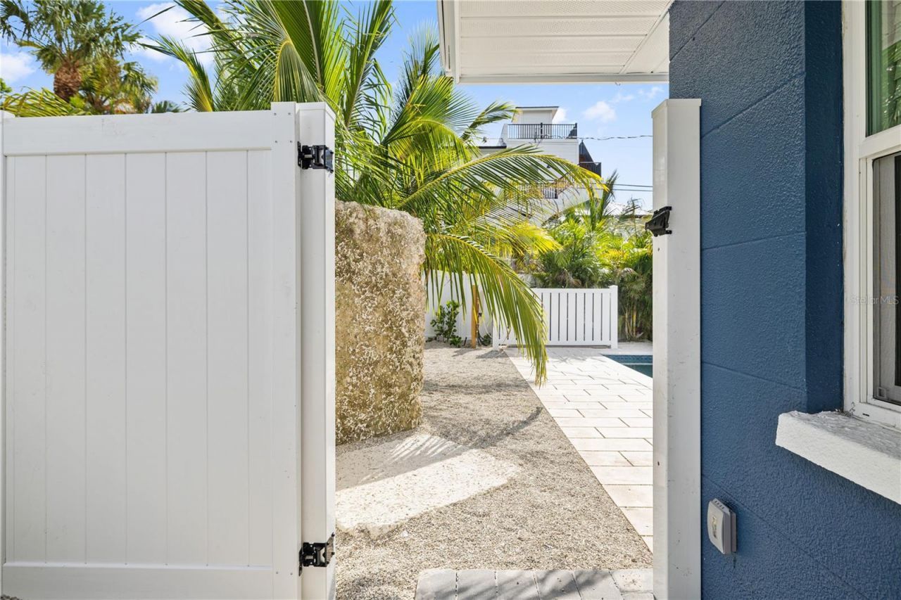 3016 Gulf Drive, Holmes Beach, FL 34217 Photo