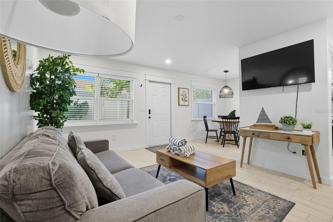 3016 Gulf Drive, Holmes Beach, FL 34217 Photo