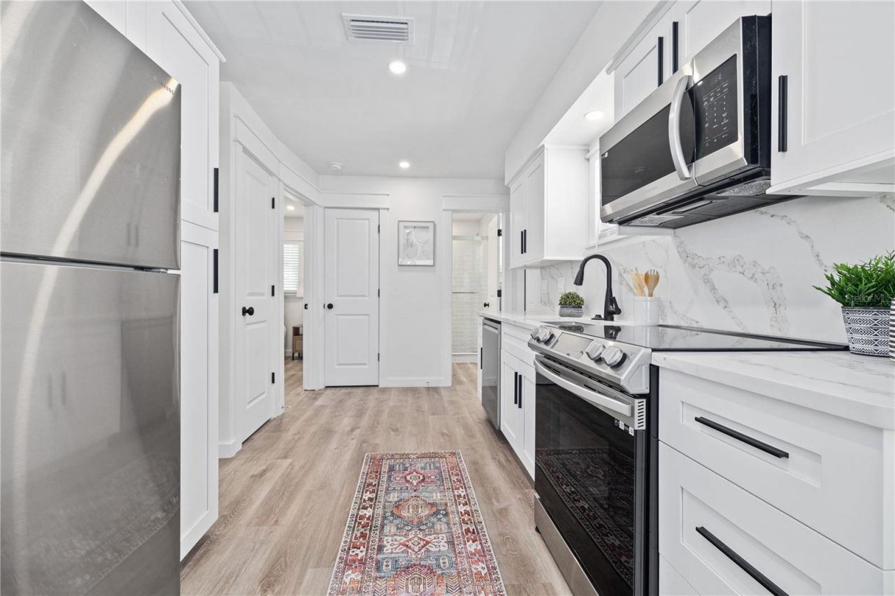 3016 Gulf Drive, Holmes Beach, FL 34217 Photo