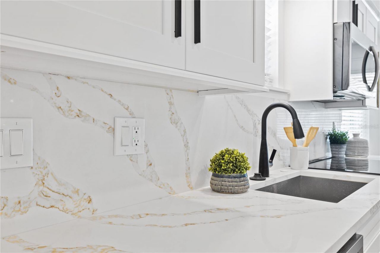 3016 Gulf Drive, Holmes Beach, FL 34217 Photo