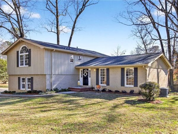 5121 Davantry Drive, Dunwoody, GA 30338