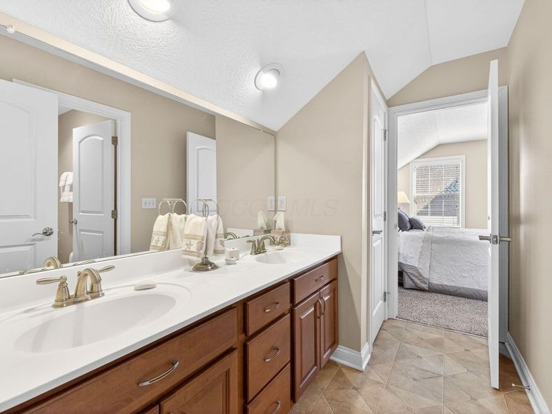 1579 Linkhorn Drive, Grove City, OH 43123 Photo 32