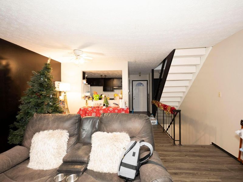 3654 Walnut Creek Drive , Columbus, OH 43224 Photo 5