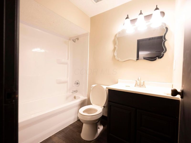 3654 Walnut Creek Drive , Columbus, OH 43224 Photo 8