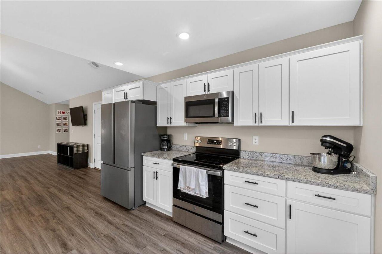 116 Elmwood Avenue Photo 11