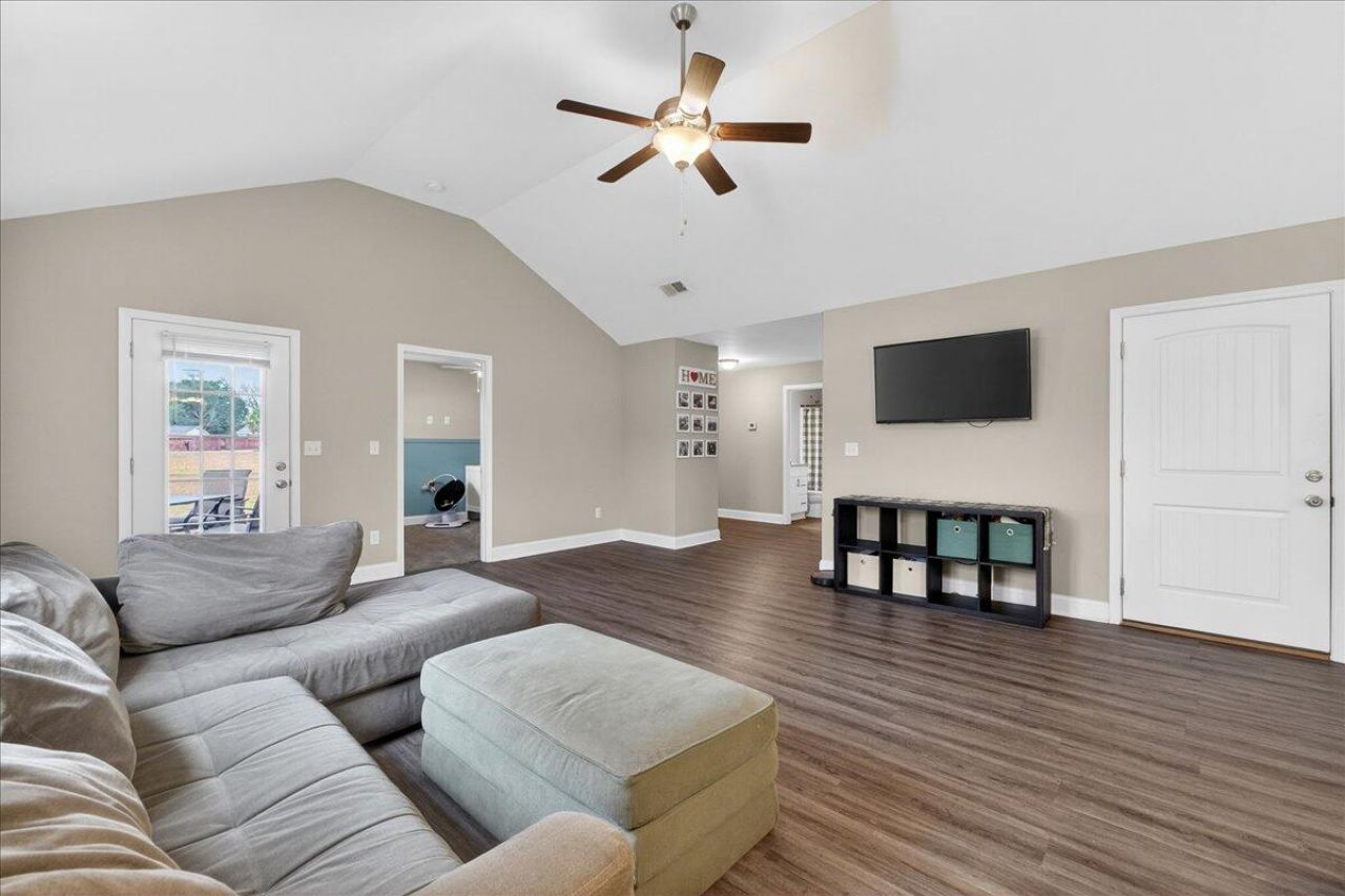 116 Elmwood Avenue Photo 7