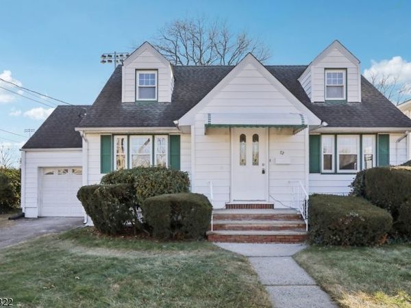 72 Washington Ave, Elmwood Park, NJ 07407