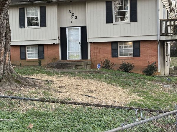 302 Plantation Dr, Clarksville, TN 37042