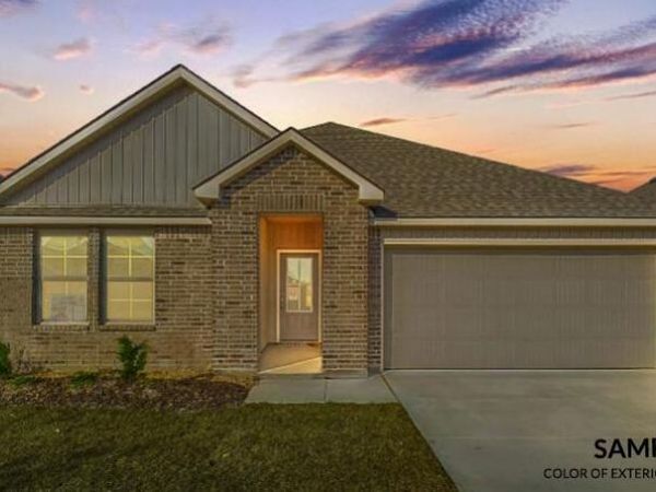 1601 Colonel Ridge , New Iberia, LA 70560