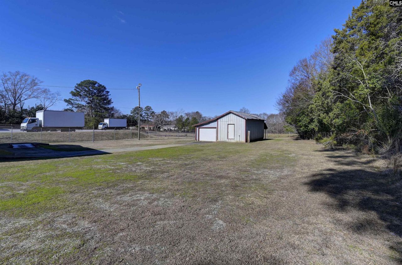 225 Summerland Avenue  Photo 13