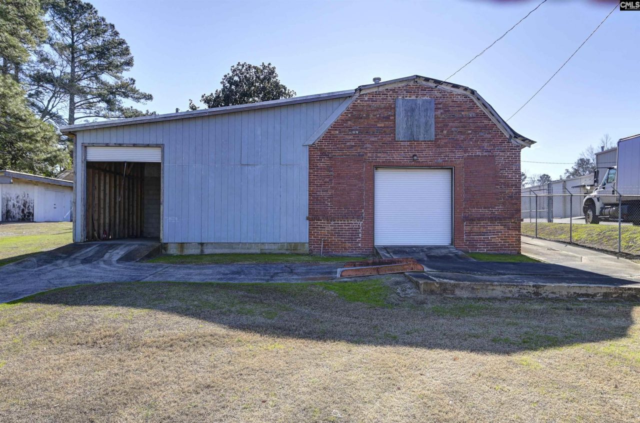 225 Summerland Avenue  Photo 14