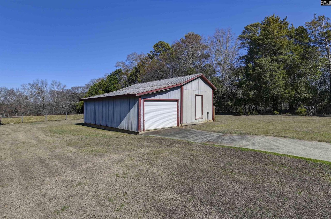 225 Summerland Avenue  Photo 15