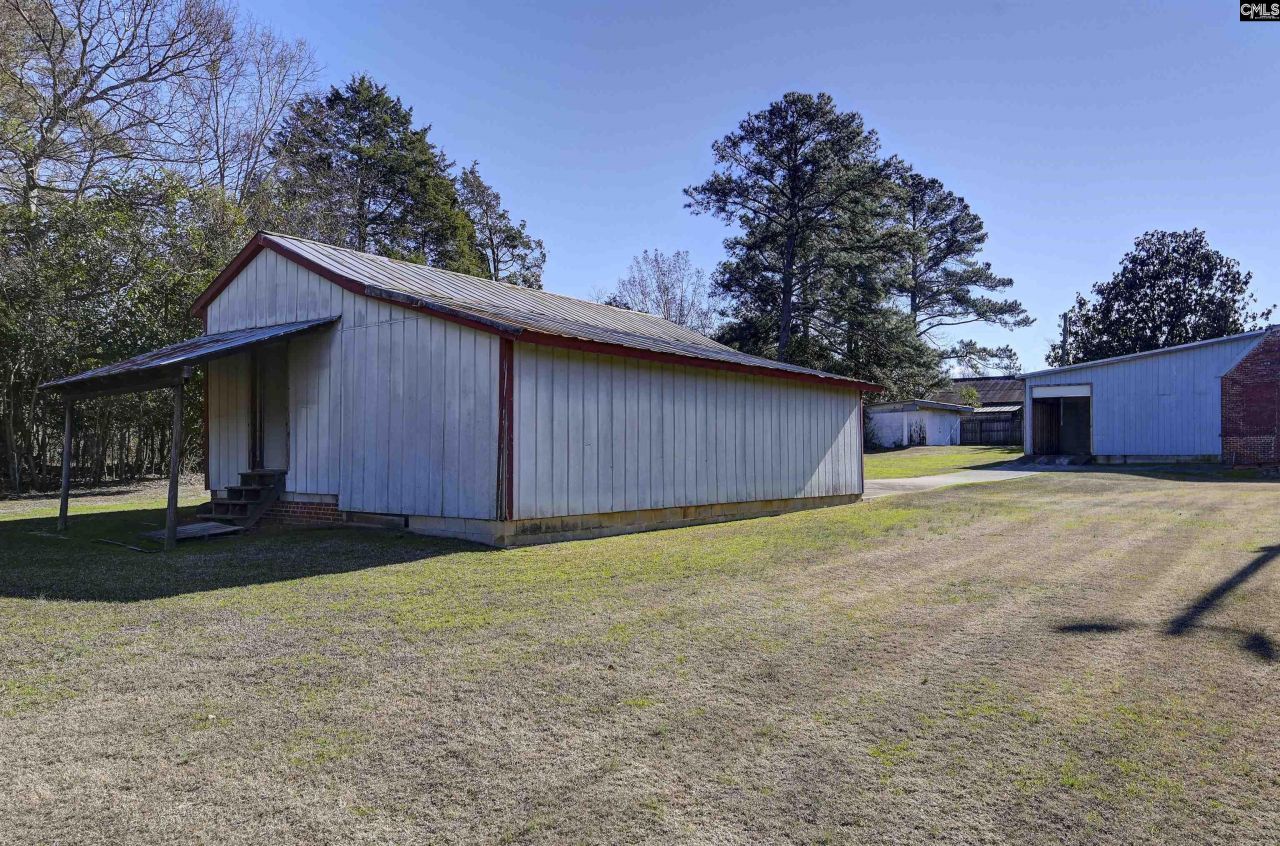 225 Summerland Avenue  Photo 18