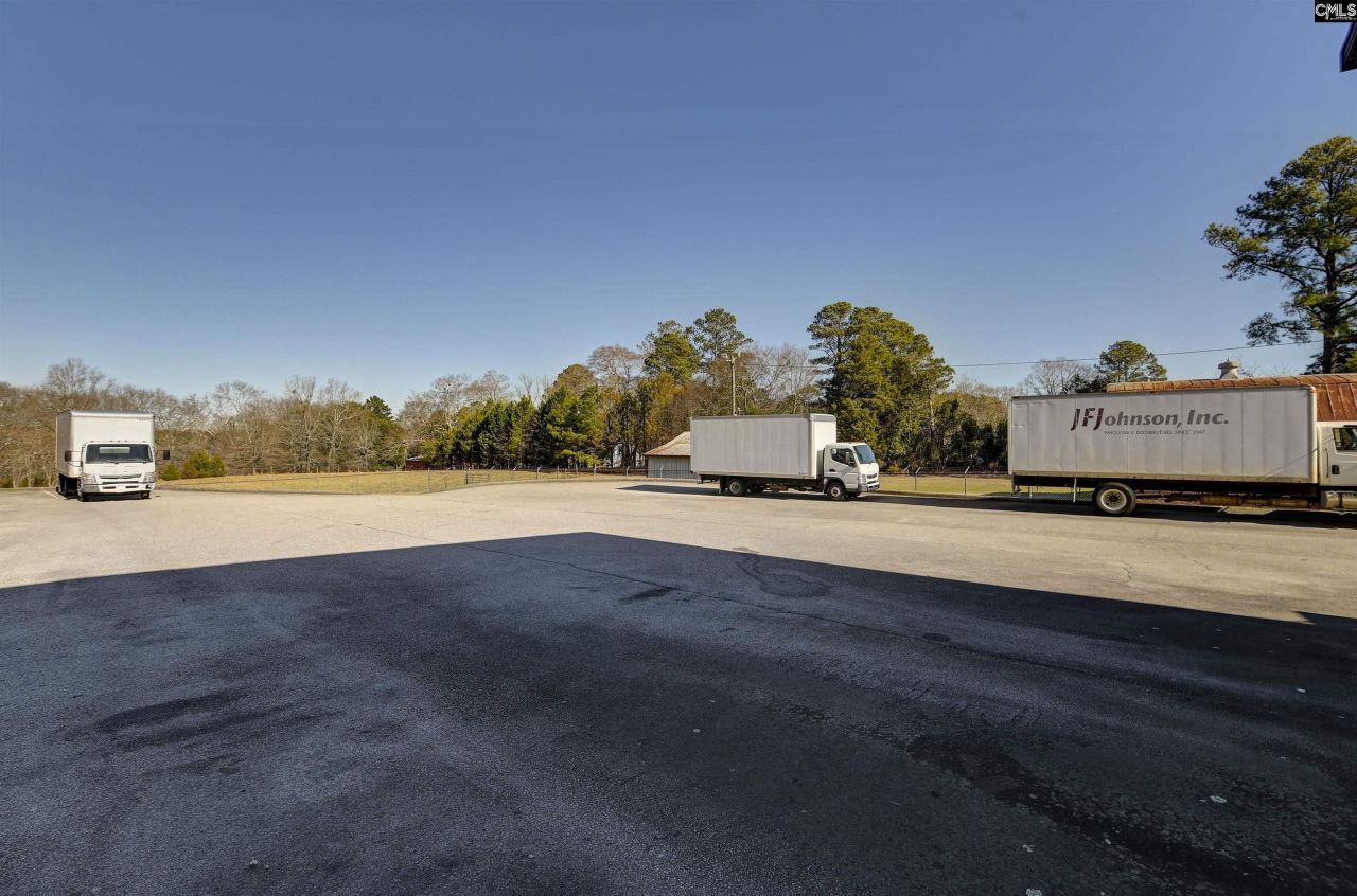 225 Summerland Avenue  Photo 24