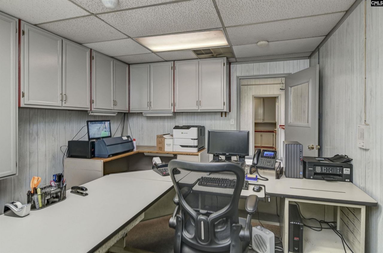 225 Summerland Avenue  Photo 29