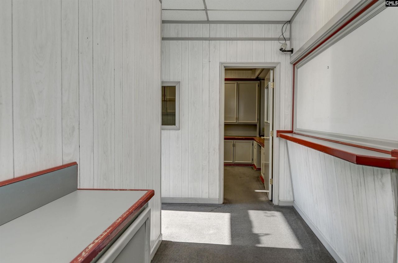 225 Summerland Avenue Photo 31