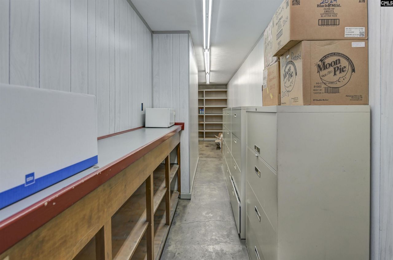 225 Summerland Avenue  Photo 32