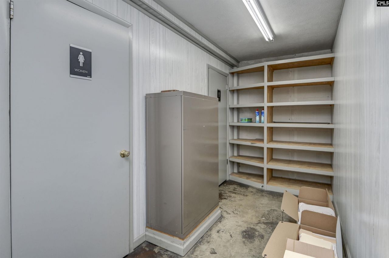 225 Summerland Avenue  Photo 33