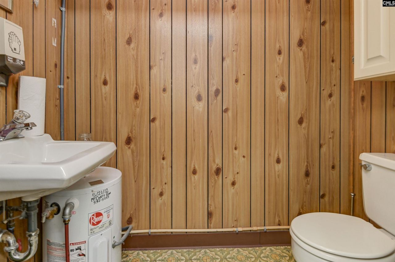 225 Summerland Avenue  Photo 34