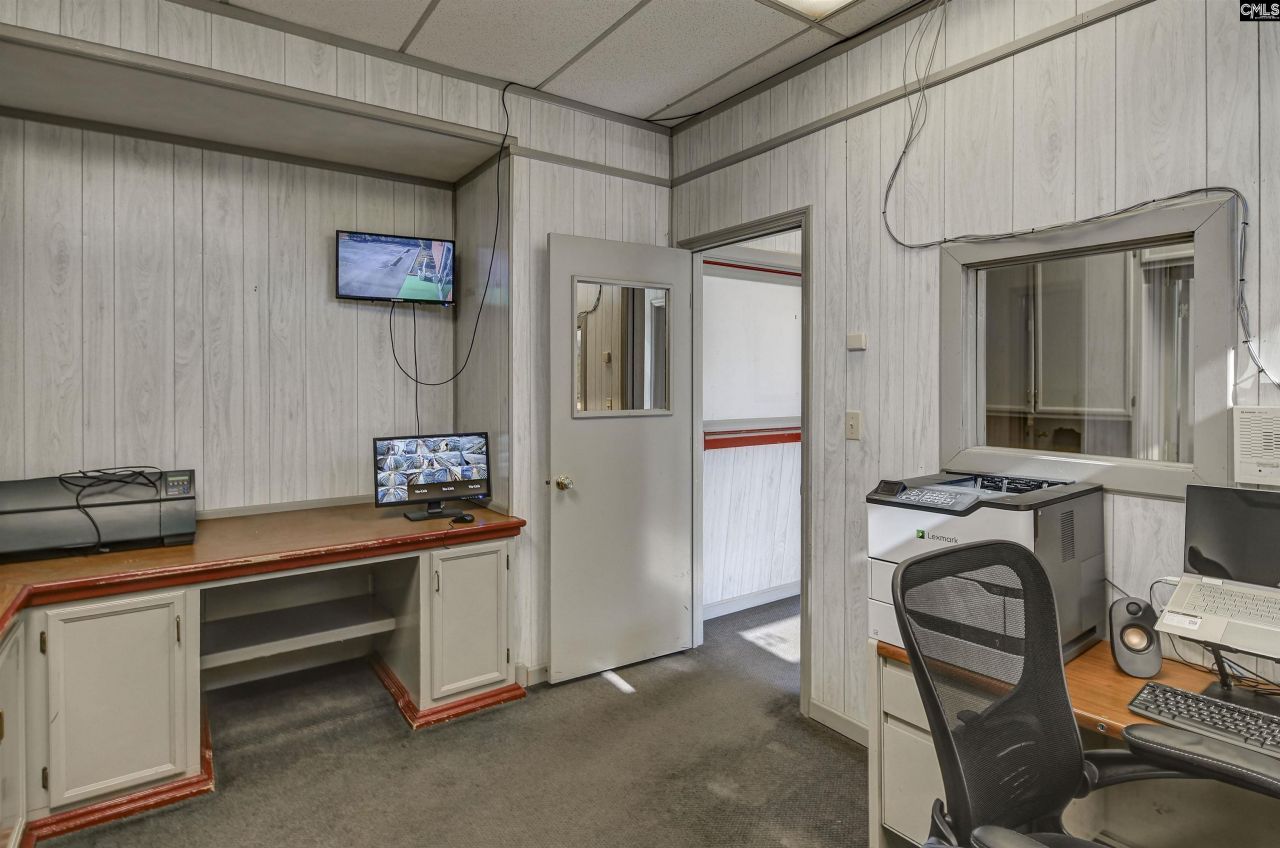 225 Summerland Avenue  Photo 37