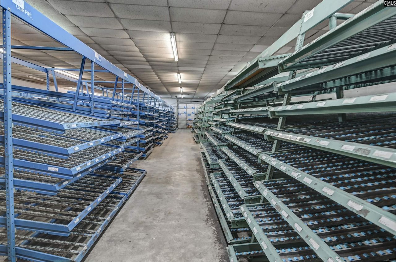 225 Summerland Avenue  Photo 39