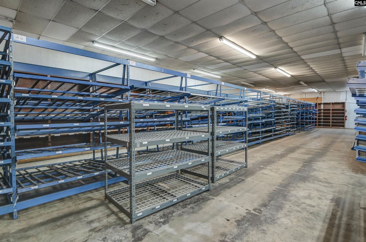 225 Summerland Avenue  Photo 40