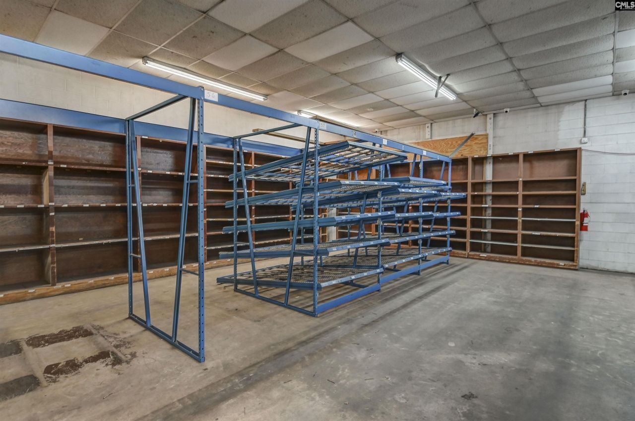 225 Summerland Avenue  Photo 42