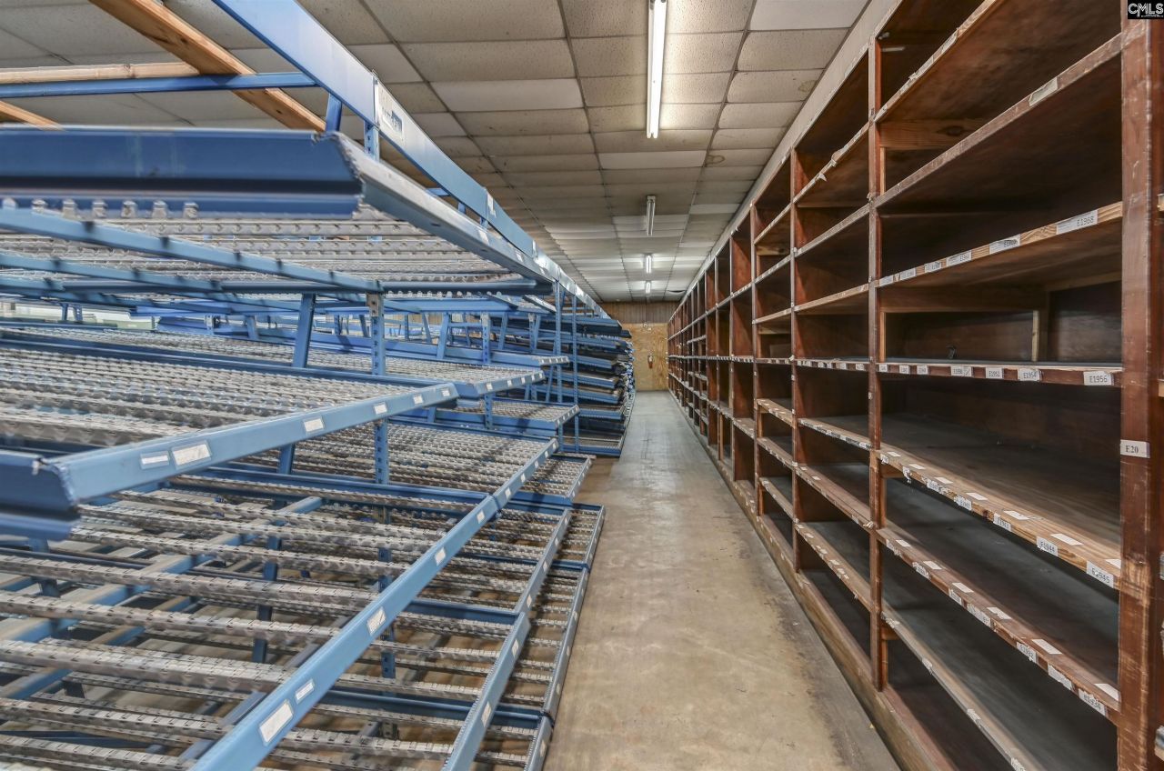 225 Summerland Avenue  Photo 44