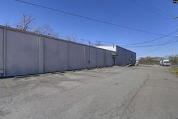 225 Summerland Avenue  photo 4