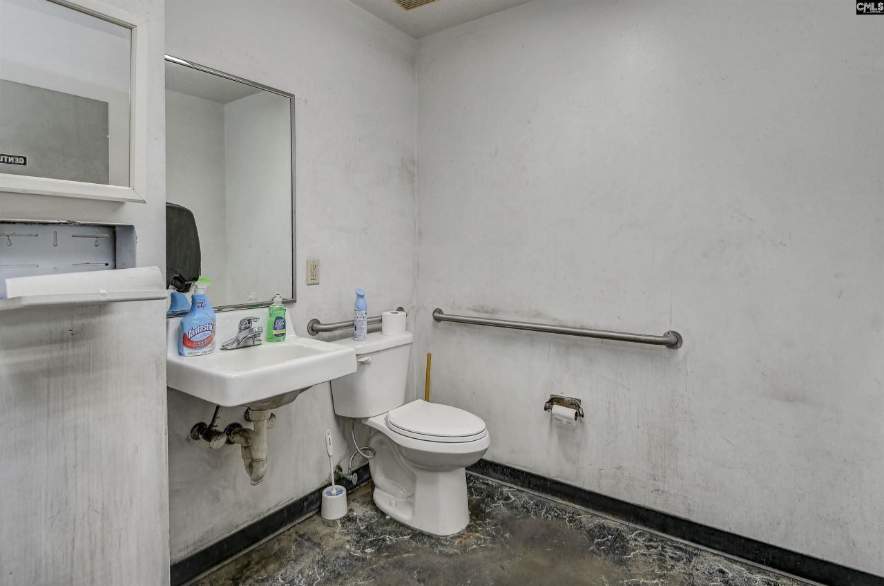 225 Summerland Avenue  Photo 50