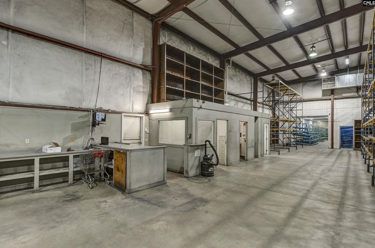 225 Summerland Avenue  Photo 53