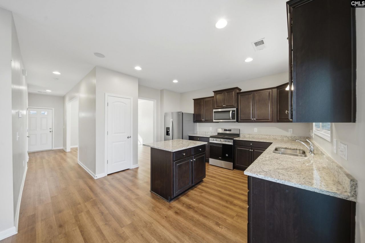 728 Oak Moss Drive  Photo 11