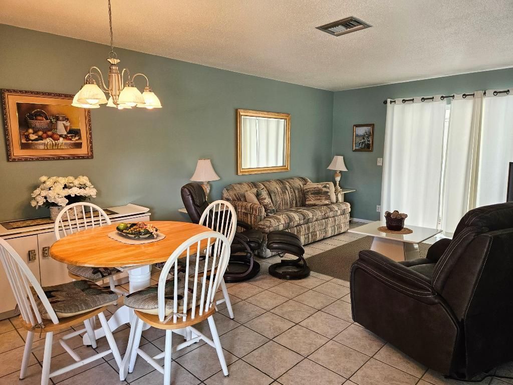 2950 Crosley Drive E, Unit D, West Palm Beach, FL 33415 Photo