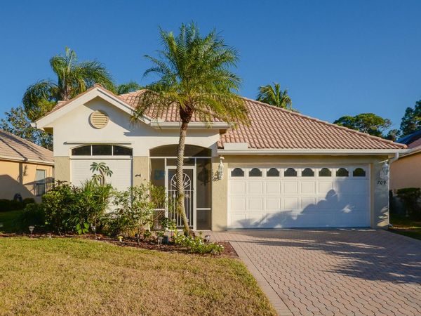 709 SW Saint Vincent Cove, Port St. Lucie, FL 34986