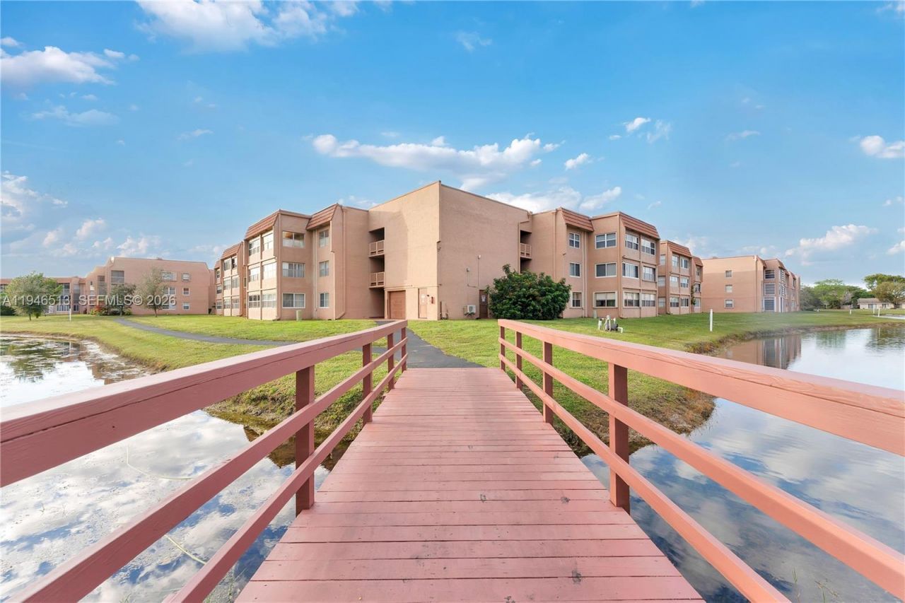 9721 Sunrise Lakes Blvd , Unit 201, Sunrise, FL 33322 Photo